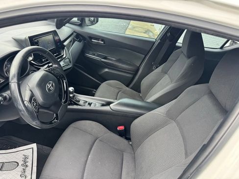 Used 2018 Toyota C-HR XLE FWD image 13