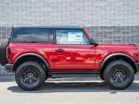 New 2026 Ford Bronco Badlands w/ Sasquatch Package AWD/4WD image 4
