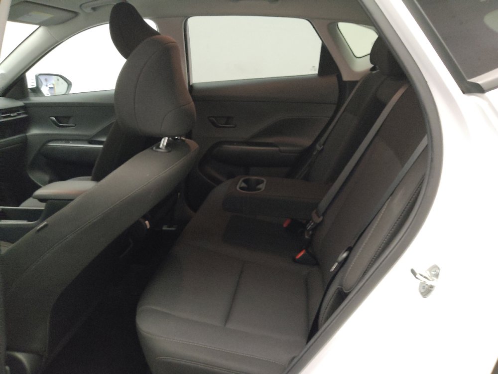 Used 2025 Hyundai Kona SEL FWD image 18