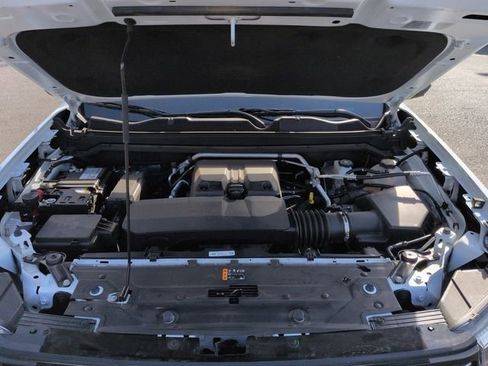 Certified 2025 GMC Canyon Denali image 28