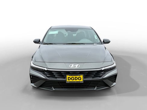 New 2025 Hyundai Elantra Sport image 8
