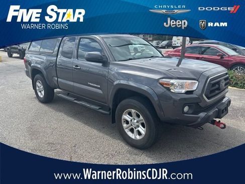 Used 2020 Toyota Tacoma SR5 AWD/4WD image 1