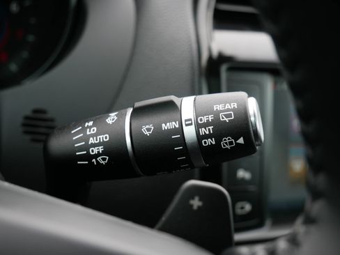 Used 2018 Jaguar F-PACE Premium image 24