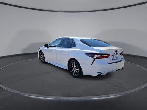 Used 2023 Toyota Camry SE FWD image 6
