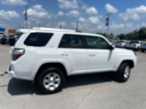 Used 2022 Toyota 4Runner SR5 Premium w/ Moonroof Package AWD/4WD image 13