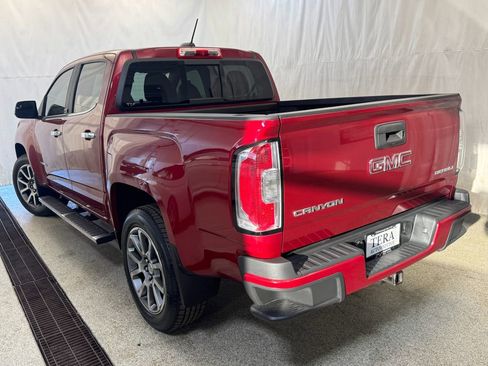 Used 2017 GMC Canyon Denali image 7