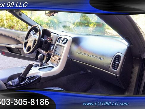 Used 2005 Chevrolet Corvette Coupe w/ Preferred Equipment Group RWD image 14