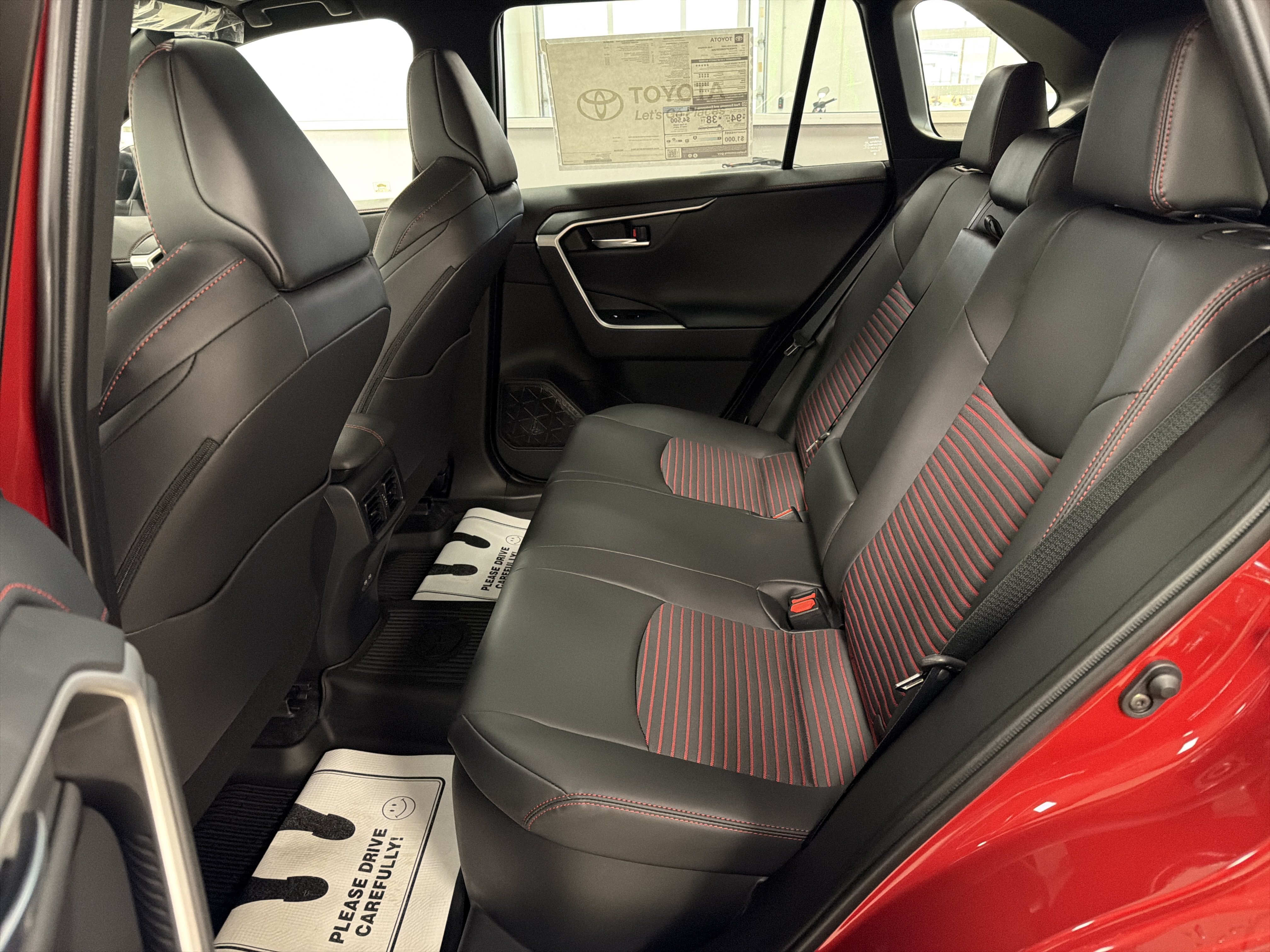 New 2025 Toyota RAV4 XSE w/ Weather Package AWD/4WD image 28