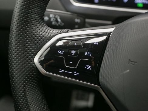 Certified 2023 Volkswagen Tiguan SE R-Line AWD/4WD image 42