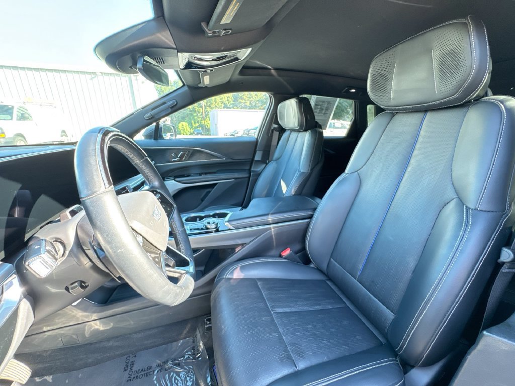 Used 2024 Cadillac Lyriq Luxury RWD image 14
