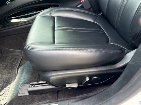Used 2020 Lincoln MKZ FWD image 16