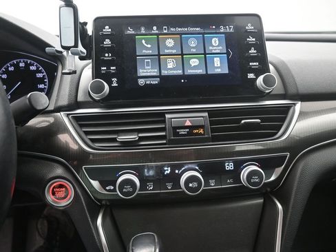 Used 2019 Honda Accord Sport image 9