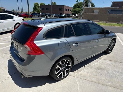 Used 2018 Volvo V60 T5 Dynamic w/ Vision Package FWD image 11