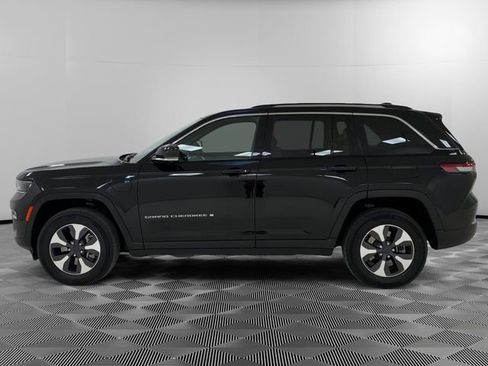 Used 2022 Jeep Grand Cherokee Limited 4xe w/ Luxury Tech Group II AWD/4WD image 2