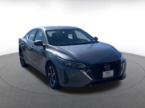 Used 2025 Nissan Sentra SV image 3