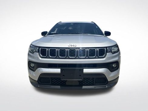 Used 2024 Jeep Compass Latitude AWD/4WD image 5