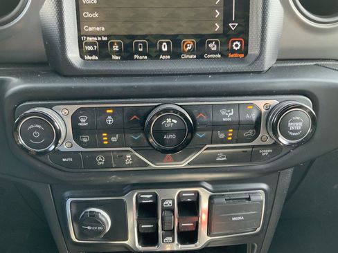 Used 2022 Jeep Wrangler Unlimited Sport image 44