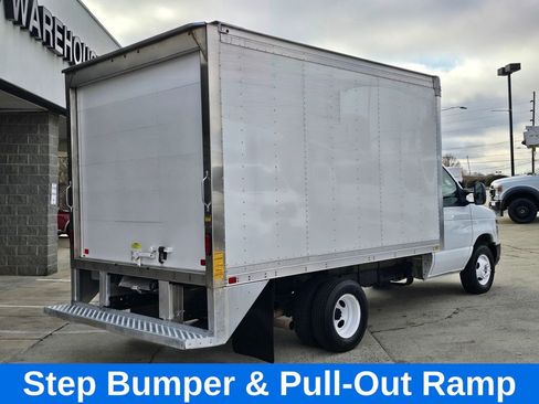 Used 2024 Ford E-350 and Econoline 350 Super Duty w/ Power Windows & Locks Group image 4