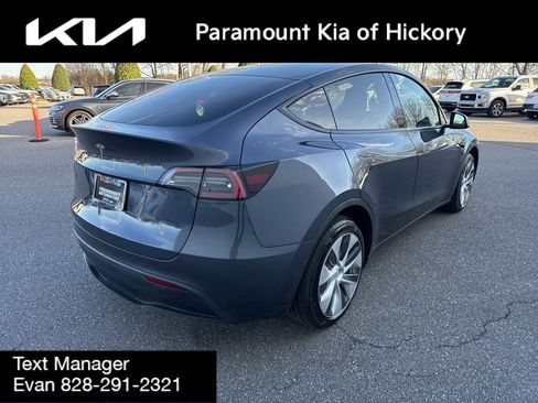 Used 2022 Tesla Model Y Long Range image 7