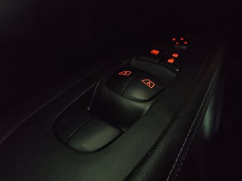 Used 2020 Nissan Pathfinder SL FWD image 27