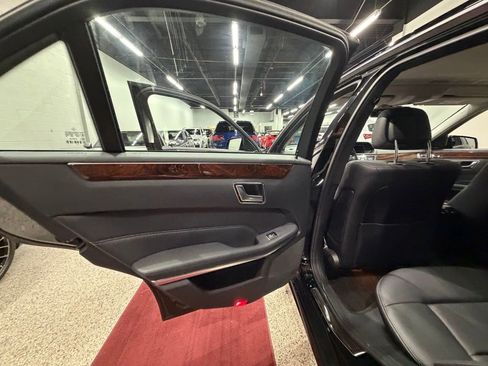 Used 2014 Mercedes-Benz E 350 4MATIC Sedan image 23