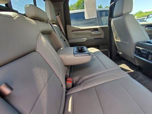 Used 2022 GMC Sierra 1500 SLT w/ SLT Convenience Package AWD/4WD image 6
