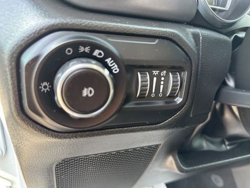 Certified 2022 Jeep Wrangler Unlimited Sport image 32