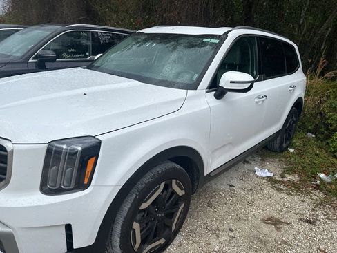 Used 2025 Kia Telluride S image 2
