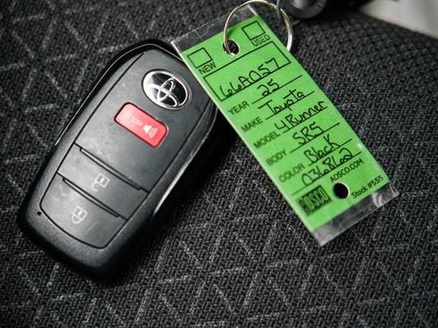 Used 2025 Toyota 4Runner SR5 AWD/4WD image 6