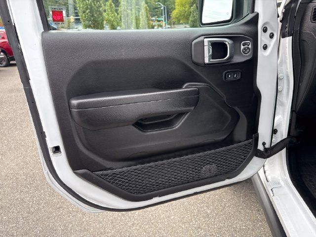 Used 2023 Jeep Wrangler Unlimited AWD/4WD image 15