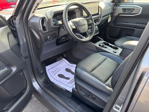 New 2025 Ford Bronco Sport Outer Banks image 9