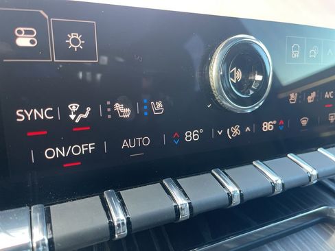 Used 2024 GMC Sierra EV Denali image 29