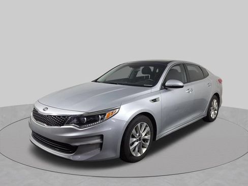 Used 2017 Kia Optima EX w/ Premium Package FWD image 2