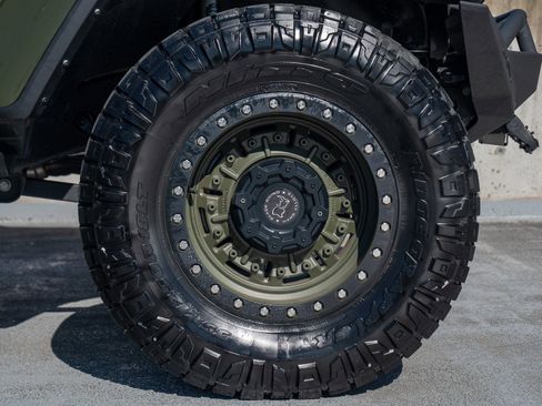 Used 2022 Jeep Gladiator Sport AWD/4WD image 13