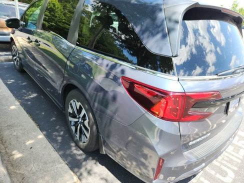 Used 2025 Honda Odyssey EX-L image 13