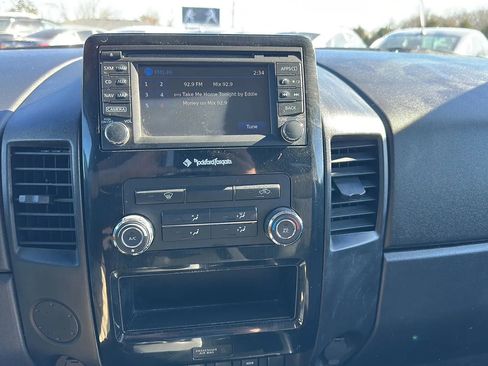 Used 2015 Nissan Titan SV w/ SV Value Truck Package image 17