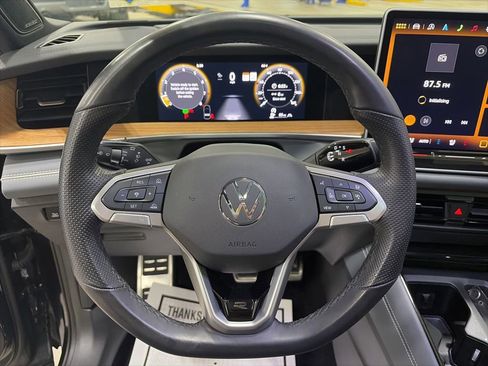 Used 2025 Volkswagen Tiguan SEL R-Line AWD/4WD image 7