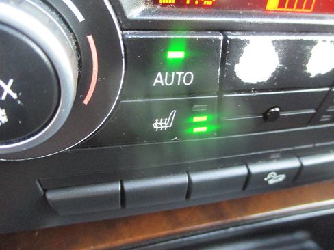 Used 2010 BMW 328i xDrive Sedan image 9