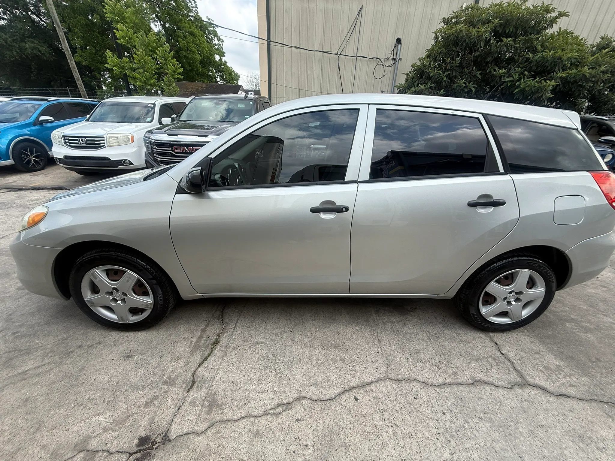 Used 2004 Toyota Matrix FWD image 4