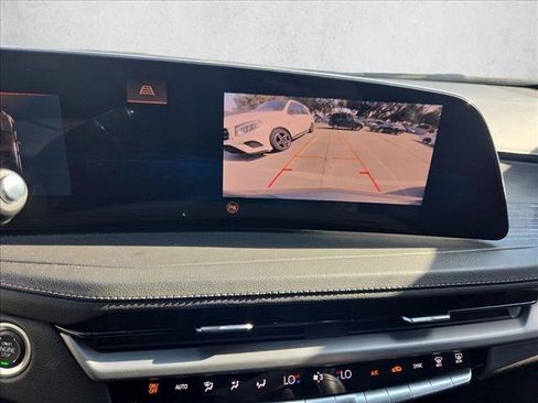 Used 2024 Cadillac XT4 Premium Luxury FWD image 13