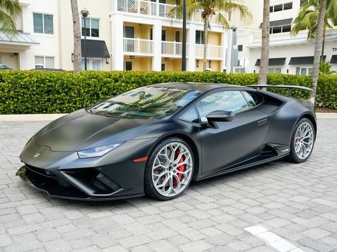 Used 2022 Lamborghini Huracan EVO RWD image 9
