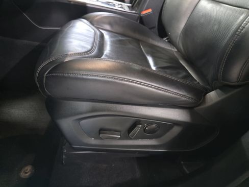 Used 2023 Ford Explorer Platinum w/ Technology Package AWD/4WD image 28