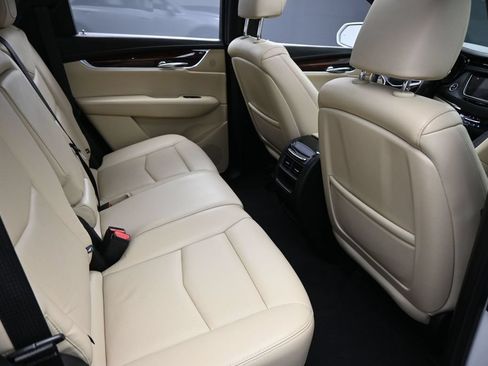 Used 2018 Cadillac XT5 Premium Luxury AWD/4WD image 32