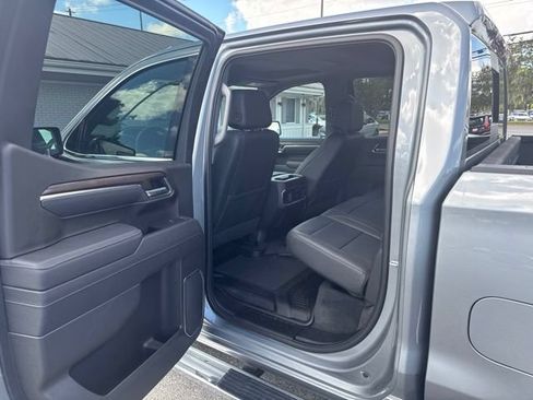 Used 2026 GMC Sierra 1500 SLT w/ SLT Premium Package AWD/4WD image 9