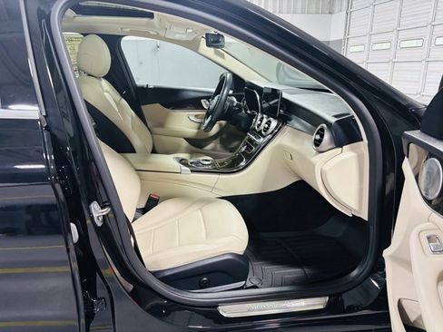 Used 2021 Mercedes-Benz C 300 Sedan image 31