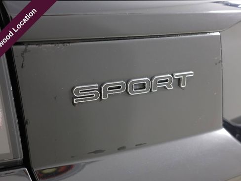 Used 2018 Land Rover Range Rover Sport HSE Dynamic image 16