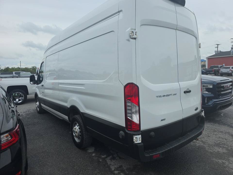 Used 2024 Ford Transit 250 148 High Roof Extended AWD w/ Load Area Protection Package image 4