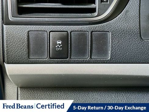 Used 2016 Toyota Camry SE w/ Moonroof Package image 12