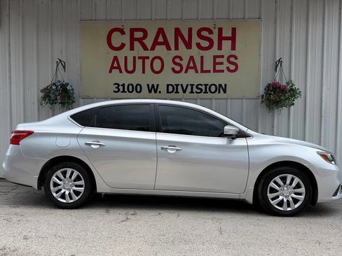 Used 2016 Nissan Sentra SV FWD image 2