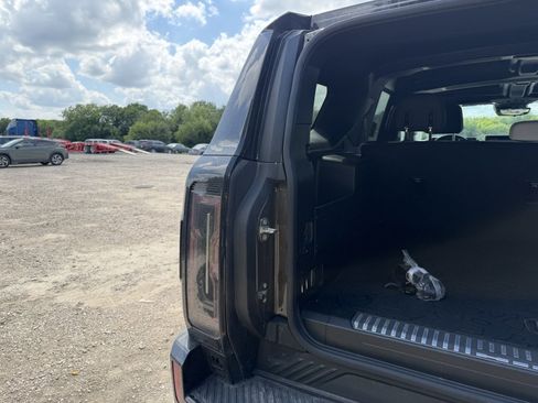 Used 2025 GMC Hummer EV 3X AWD/4WD image 4